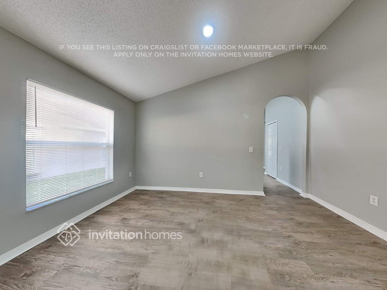 334 Thomasdale Ave - Photo 3 of 19