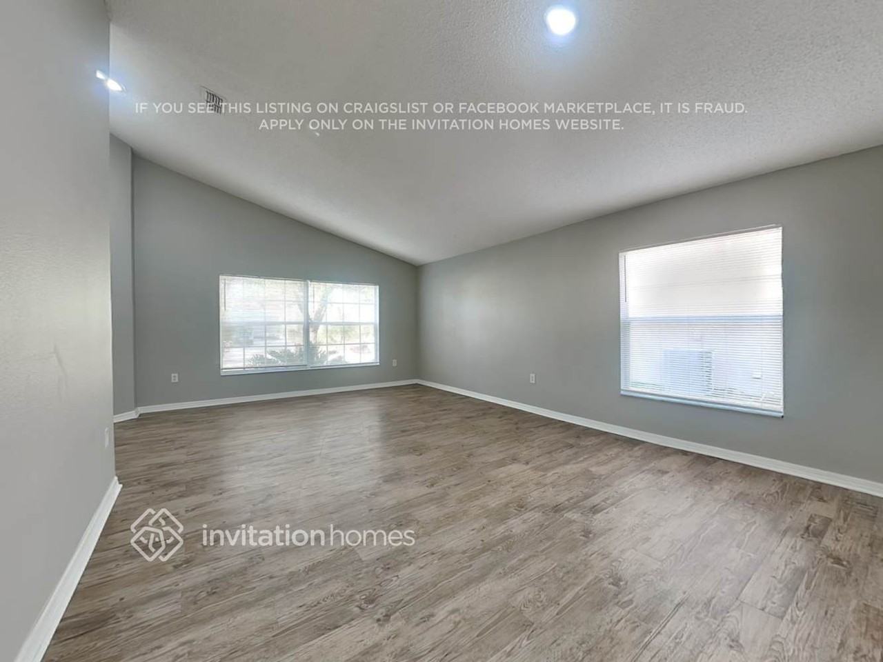 334 Thomasdale Ave - Photo 4 of 19