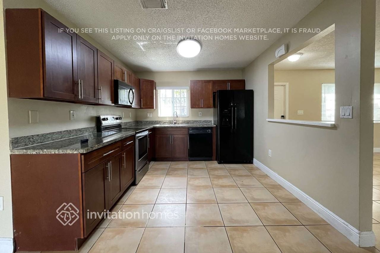 18118 Sw 154th Ct - Photo 7 of 22