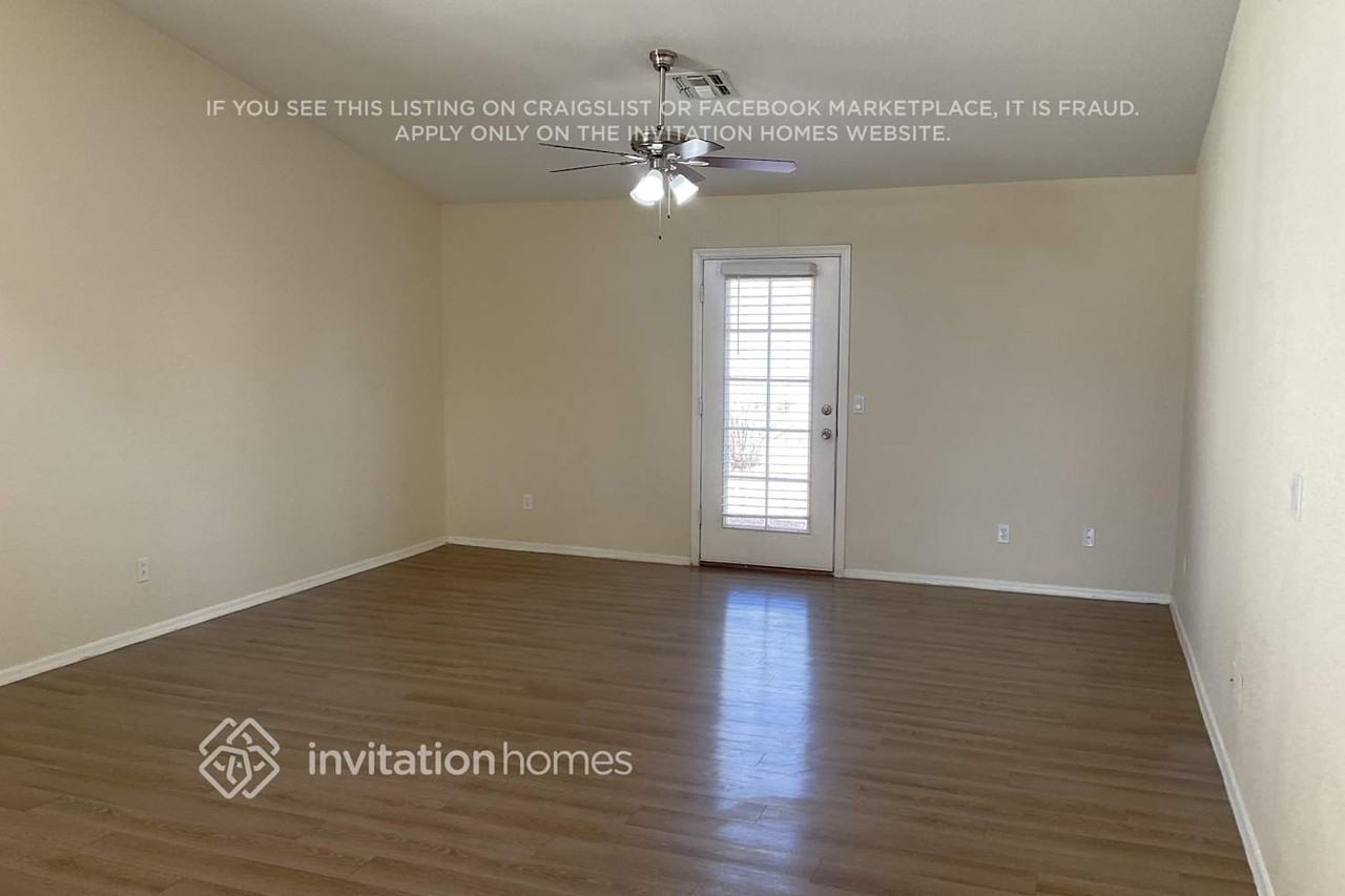 11341 W Ruth Ave - Photo 3 of 17