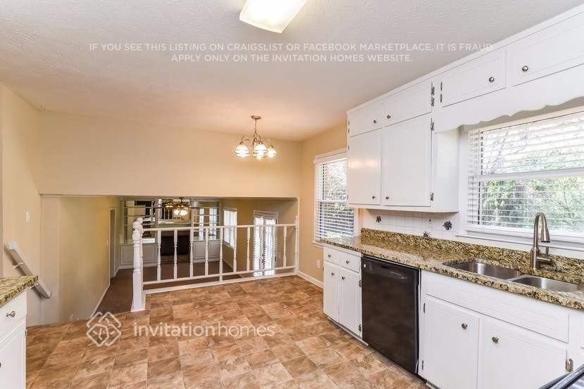 981 Flagg Way - Photo 4 of 16