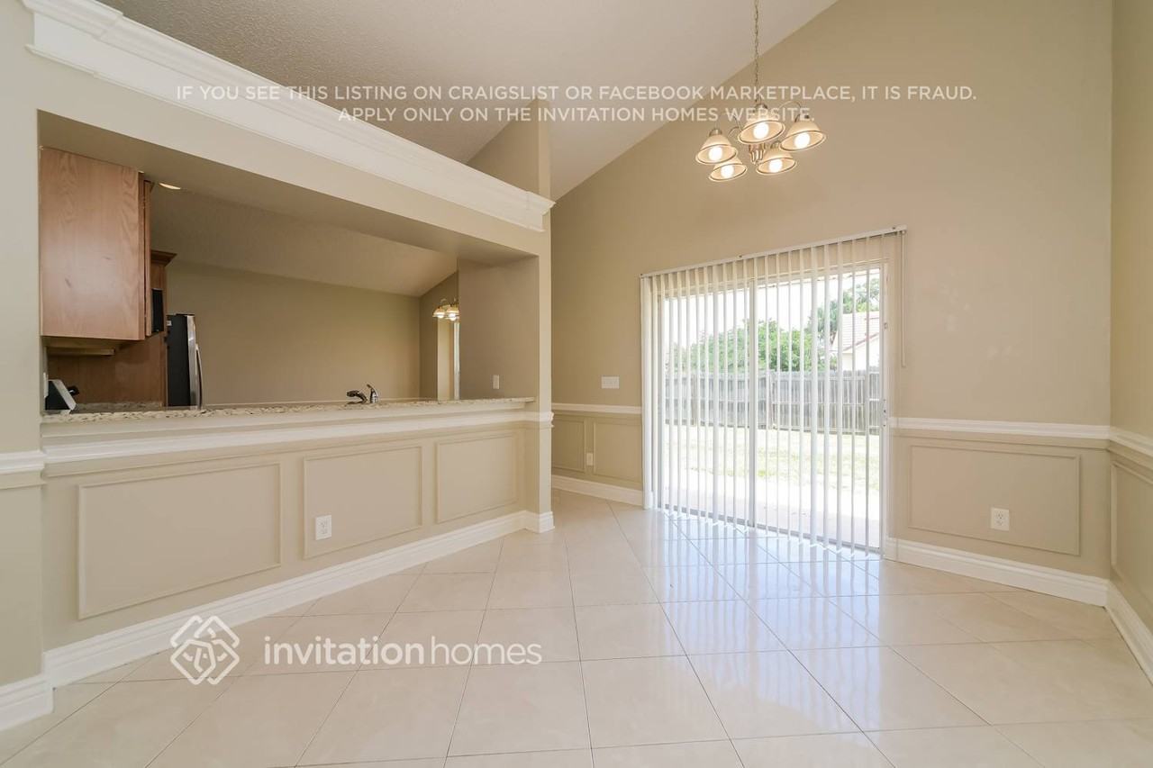 2900 Cool Breeze Cir - Photo 6 of 17