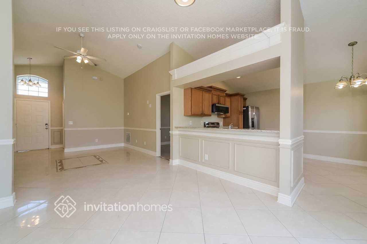 2900 Cool Breeze Cir - Photo 7 of 17