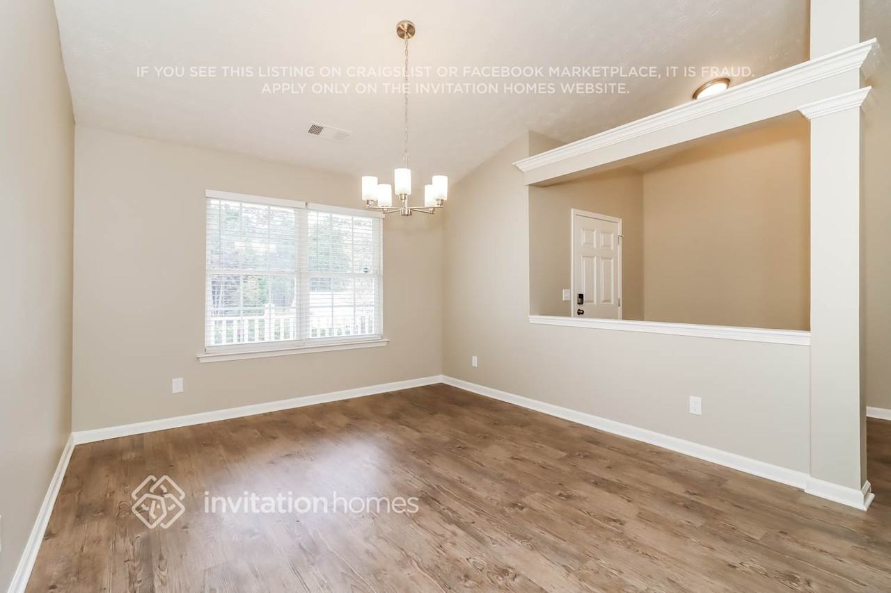 236 Bridgestone Ln - Photo 4 of 17