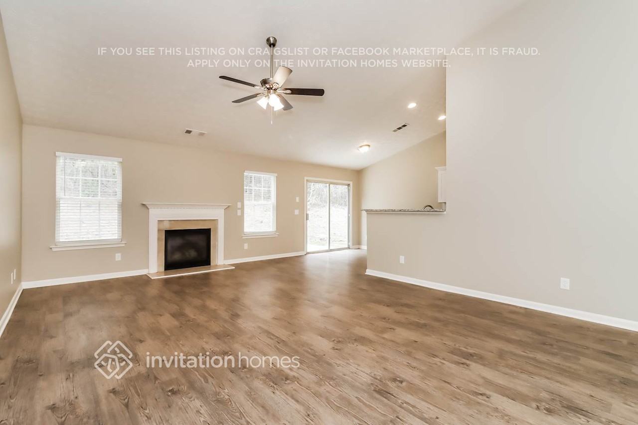236 Bridgestone Ln - Photo 5 of 17