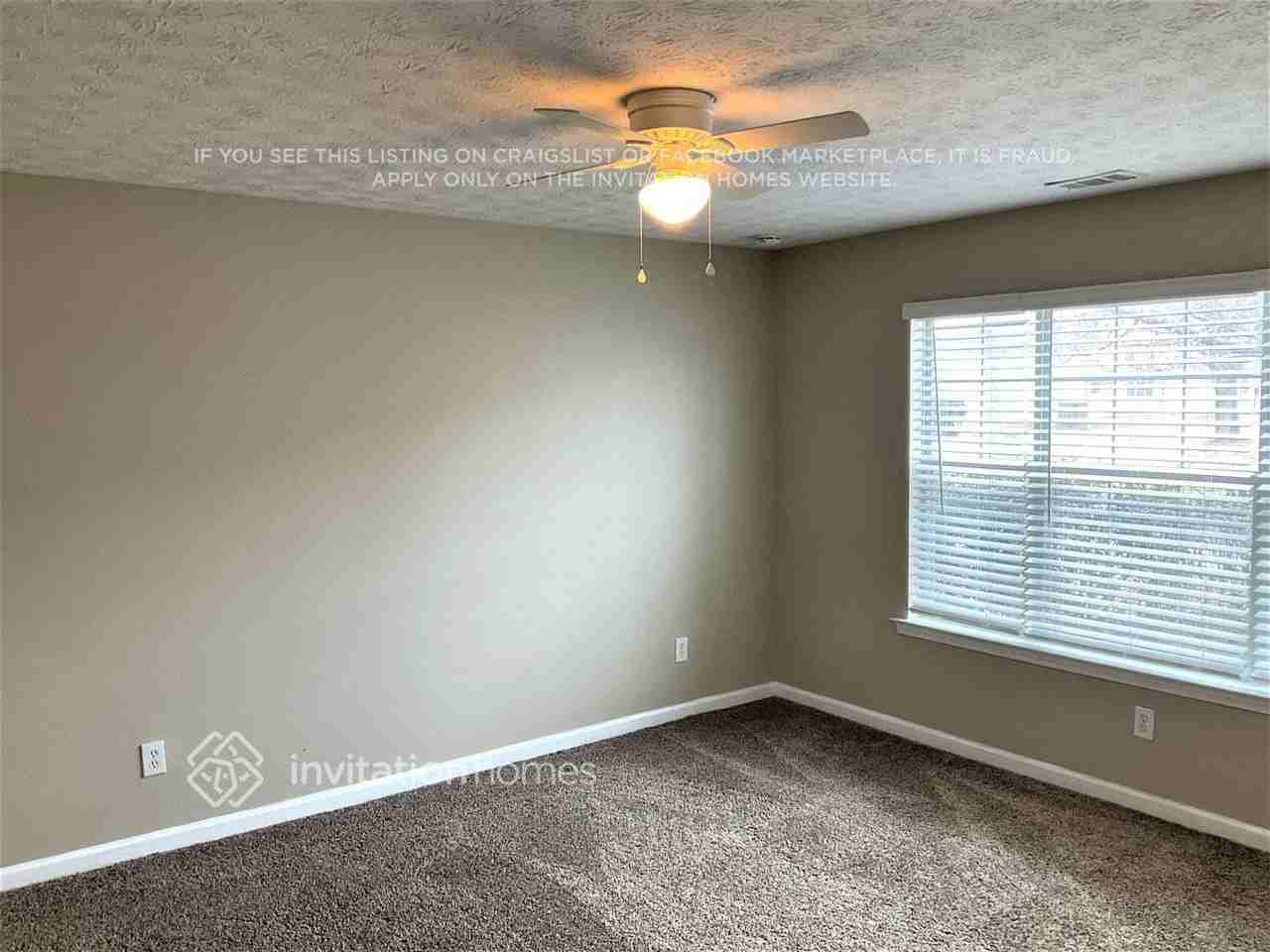1008 Borrington Ln - Photo 7 of 11