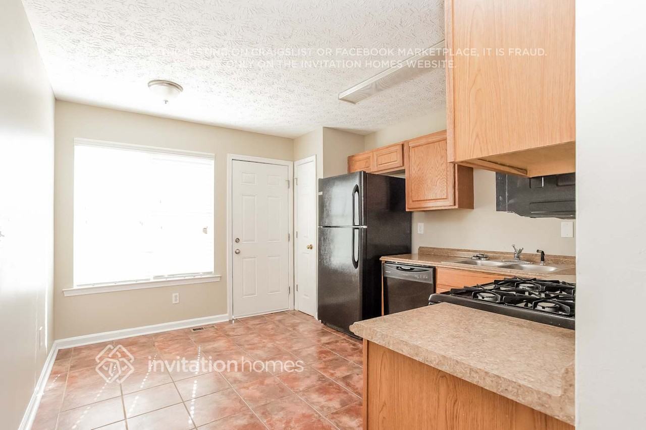 64 Villa Ridge Ct - Photo 2 of 10