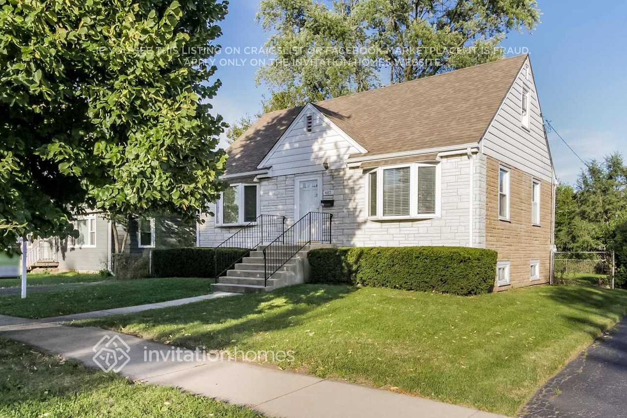 485 N Beverly Ave - Photo 3 of 19