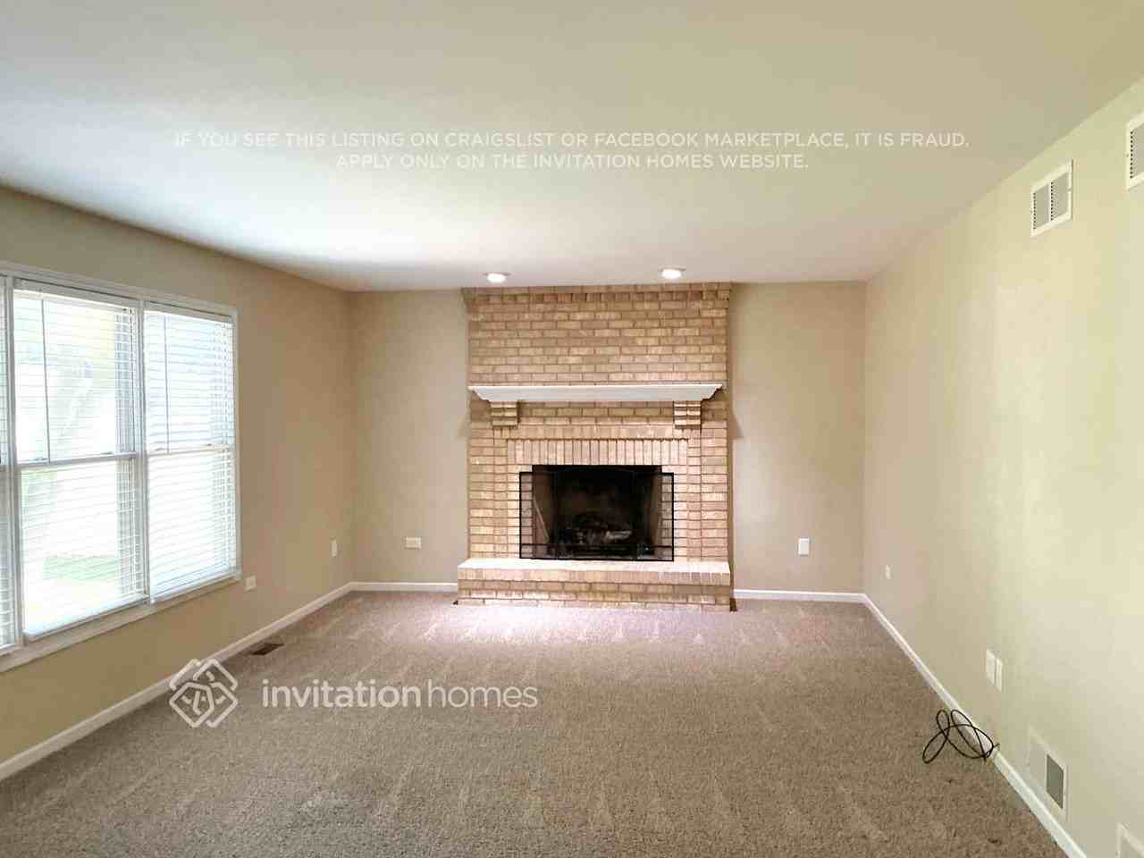 2959 Rebecca Dr - Photo 3 of 12