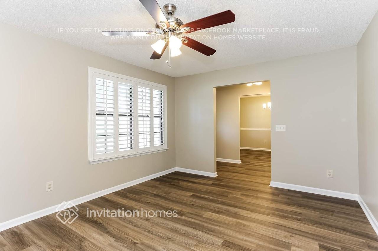 10324 Huntington Forest Blvd E - Photo 3 of 17