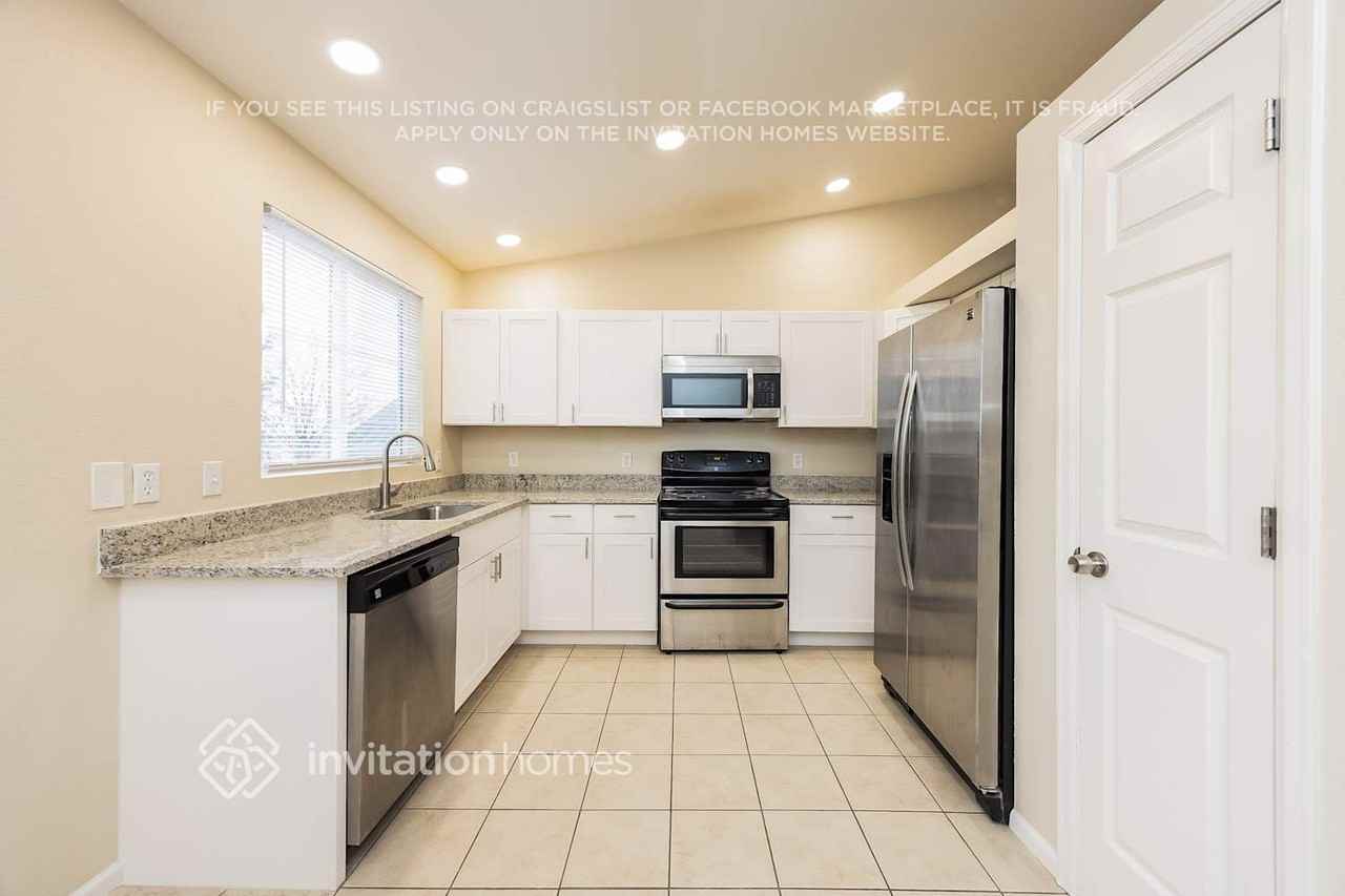 6139 Miramont St - Photo 7 of 20