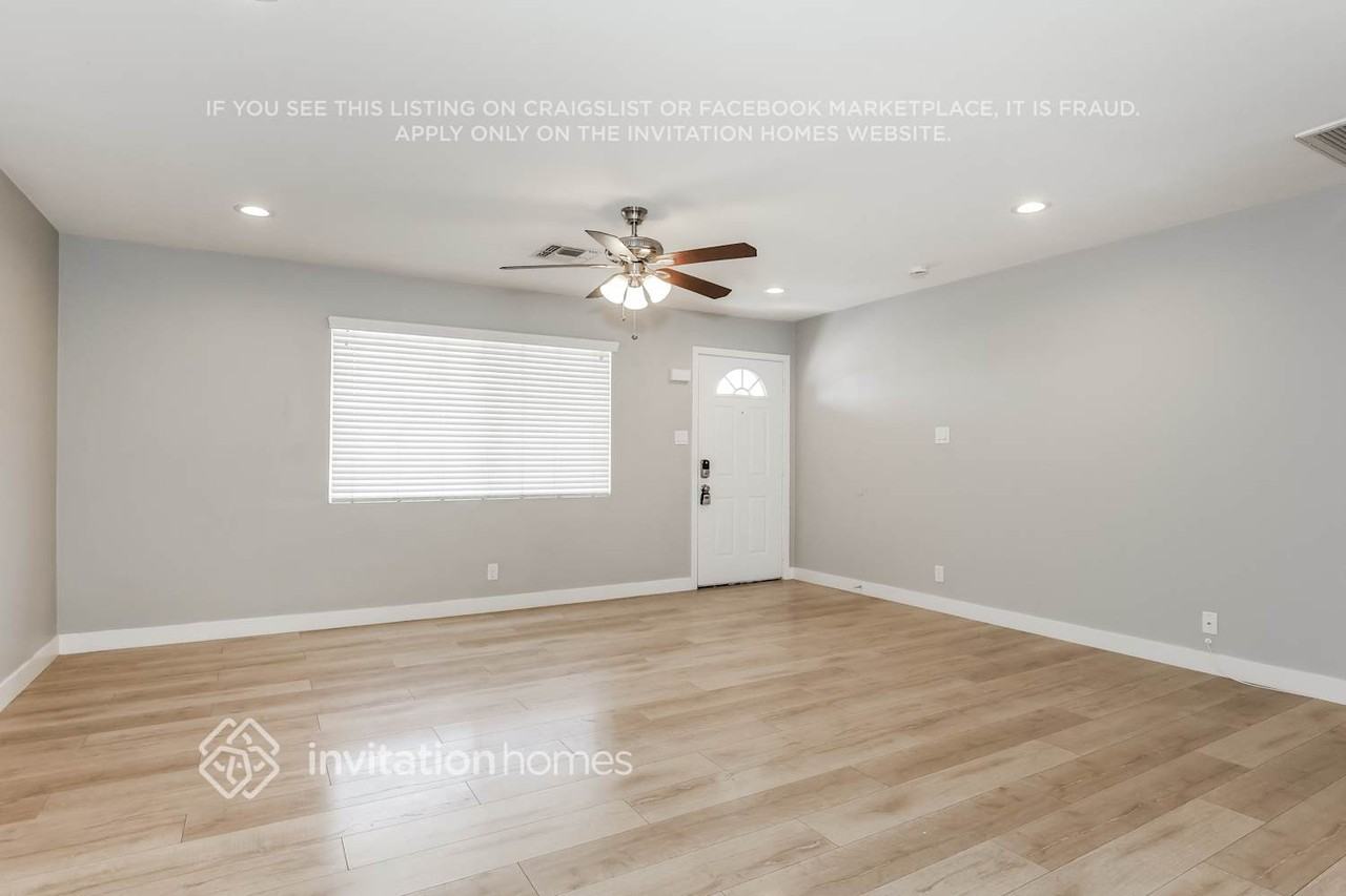 7025 E Culver St - Photo 3 of 17