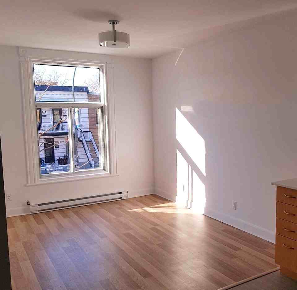 5639 Rue Saint-Urbain #A - Photo 2 of 12