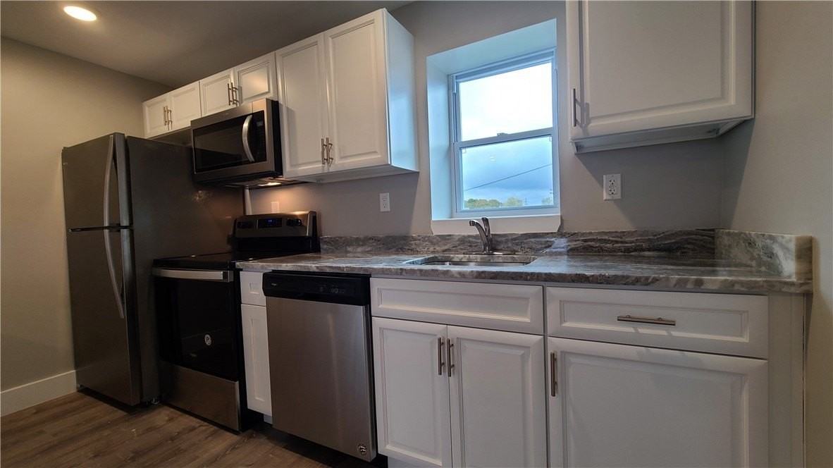 1331 Freeport Rd - Photo 3 of 32
