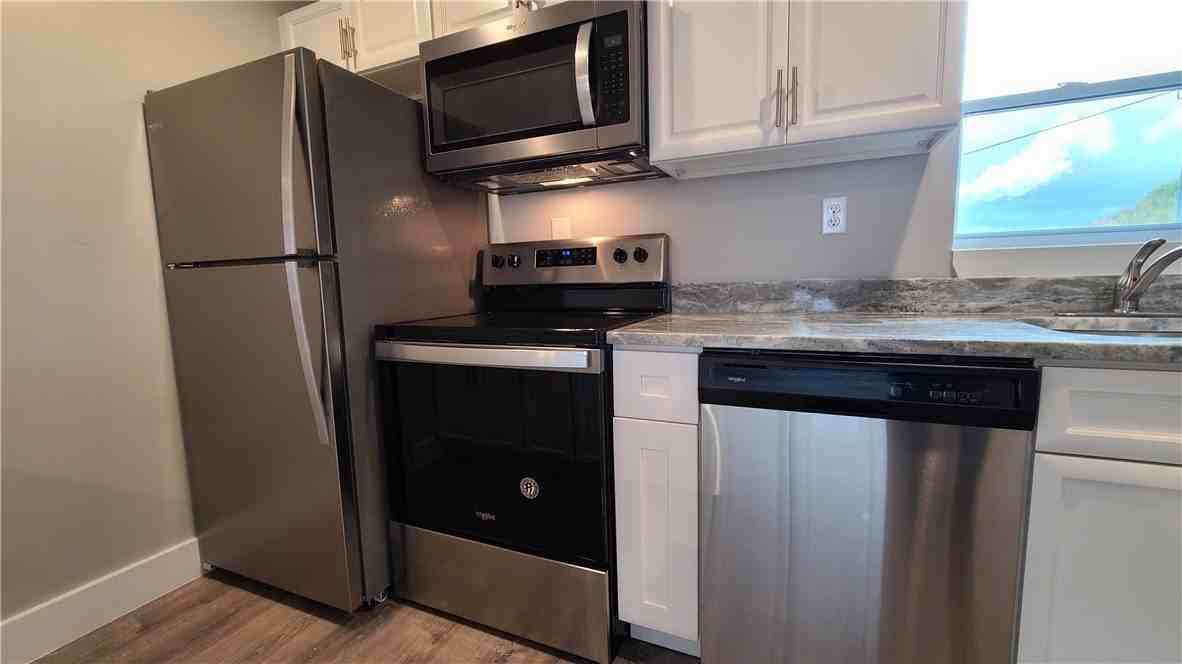 1331 Freeport Rd - Photo 4 of 32