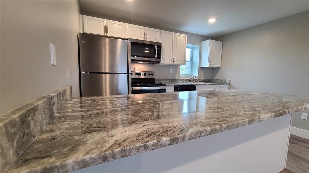 1331 Freeport Rd - Photo 5 of 32