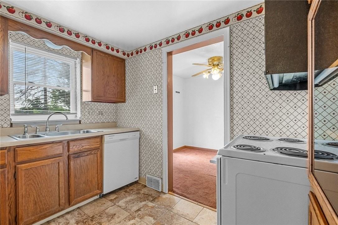 105 5th Ave - Photo 6 of 13