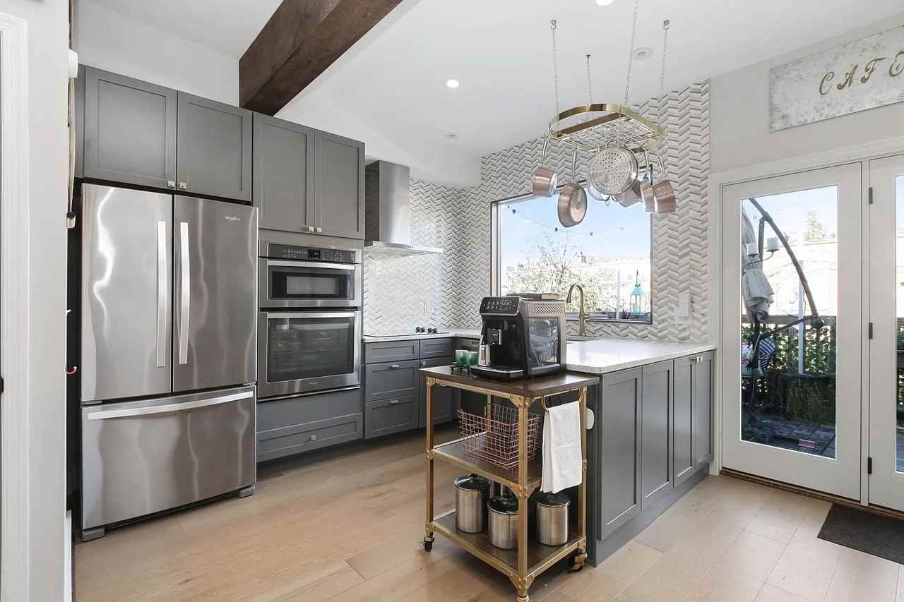 1830 I Street Northeast #4 - Photo 2 of 16