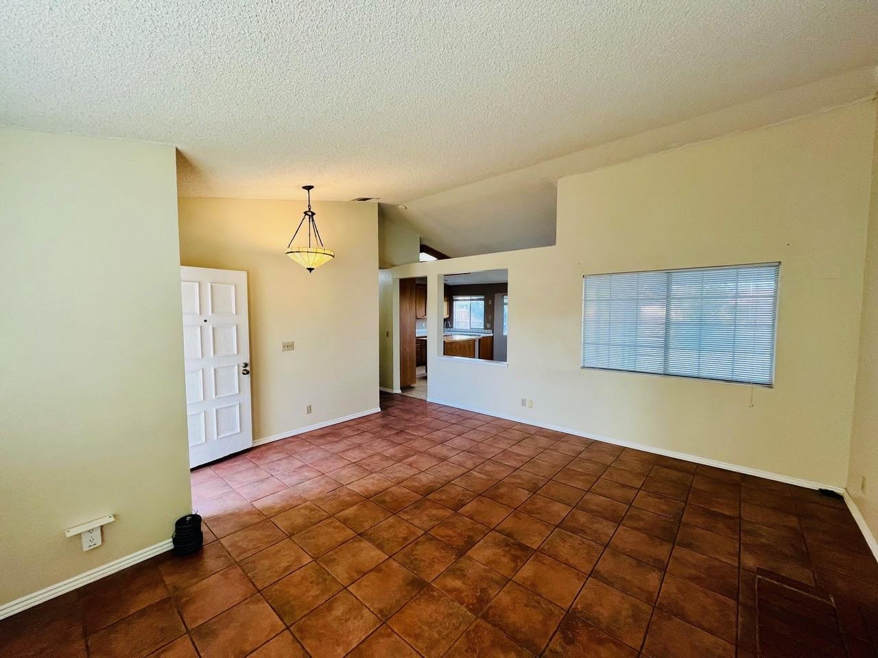 5325 Adobe Dr - Photo 2 of 10