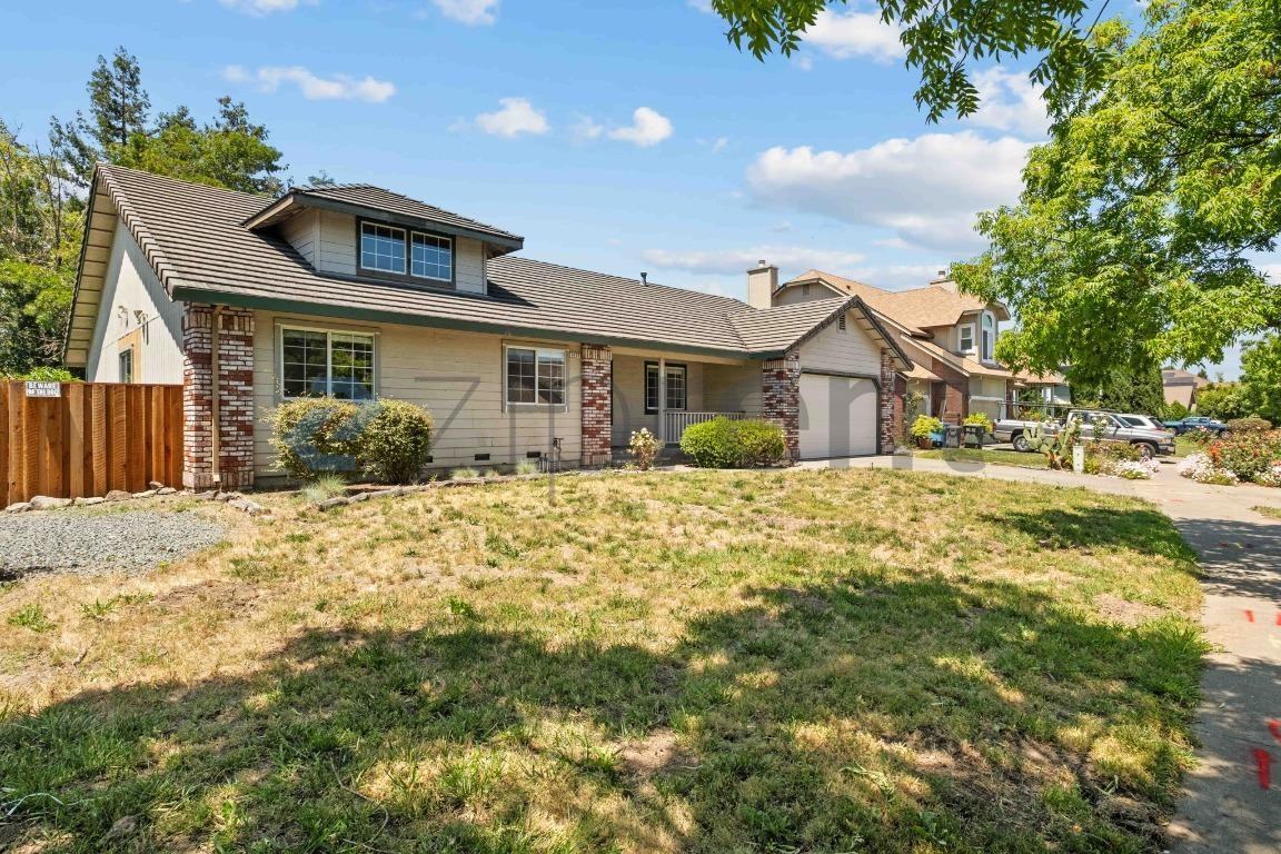1425 Country Manor Dr - Photo 2 of 34