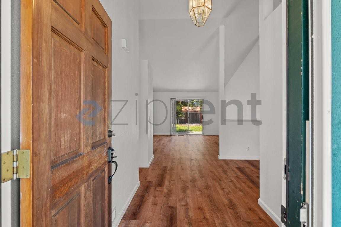 1425 Country Manor Dr - Photo 5 of 34
