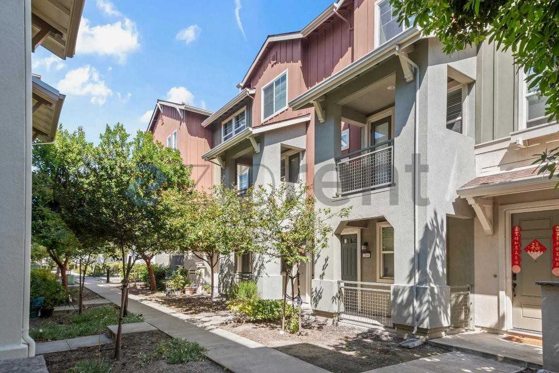 2070 Vincenzo Walkway - Photo 2 of 31