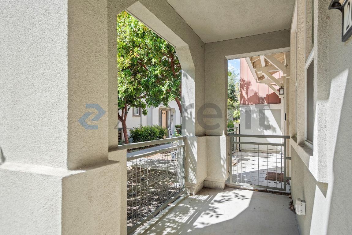 2070 Vincenzo Walkway - Photo 5 of 31