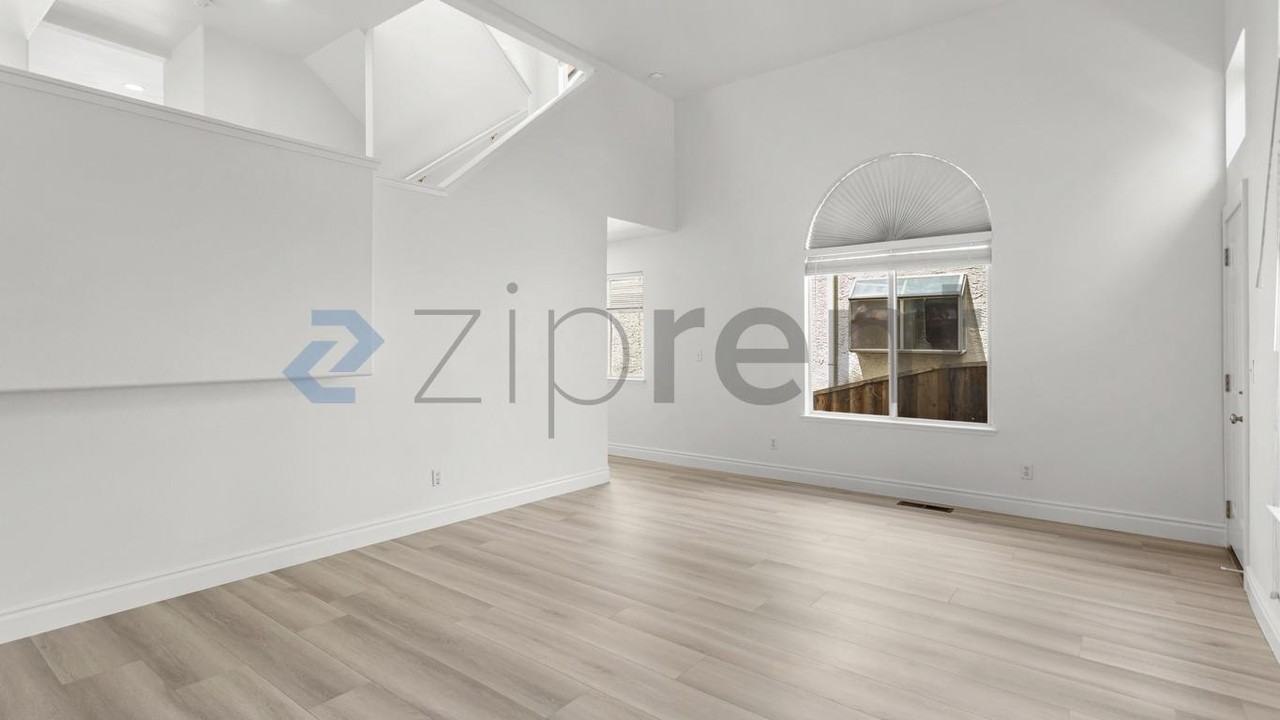 3590 Sunnydays Ln - Photo 5 of 28