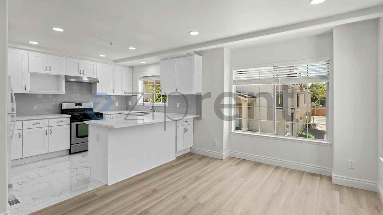 3590 Sunnydays Ln - Photo 7 of 28