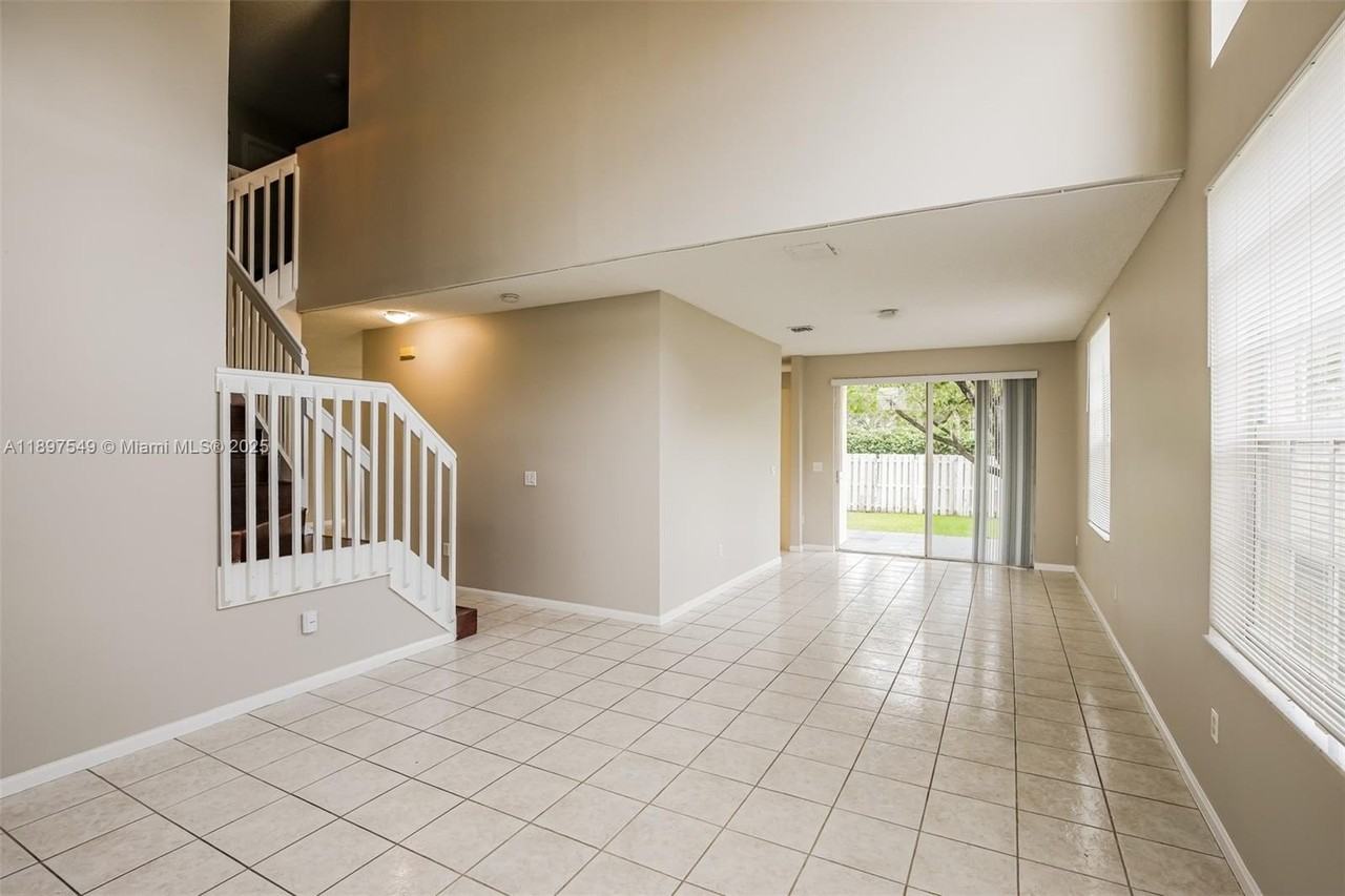 1436 Nw 159th Ln - Photo 3 of 15