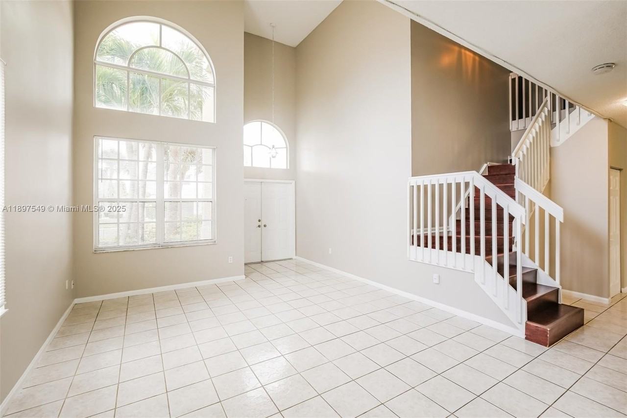 1436 Nw 159th Ln - Photo 4 of 15