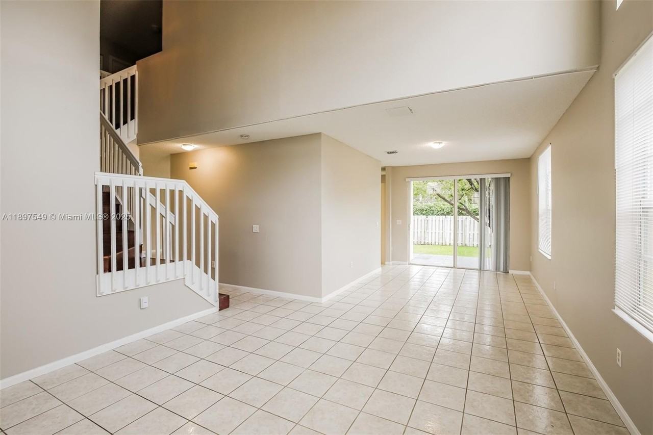1436 Nw 159th Ln - Photo 5 of 15