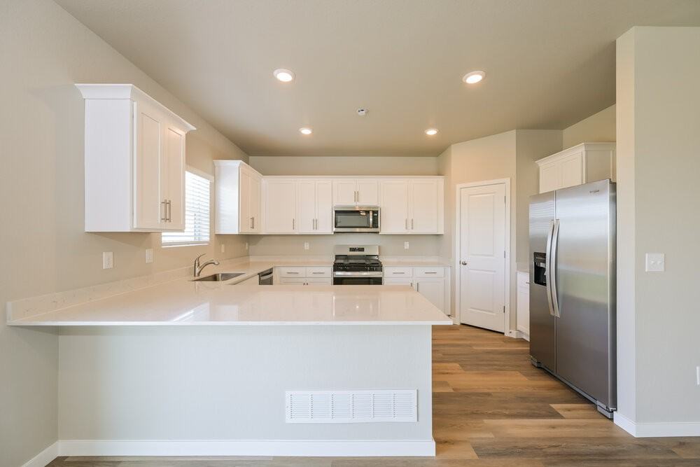 2155 Alyssa St - Photo 7 of 20