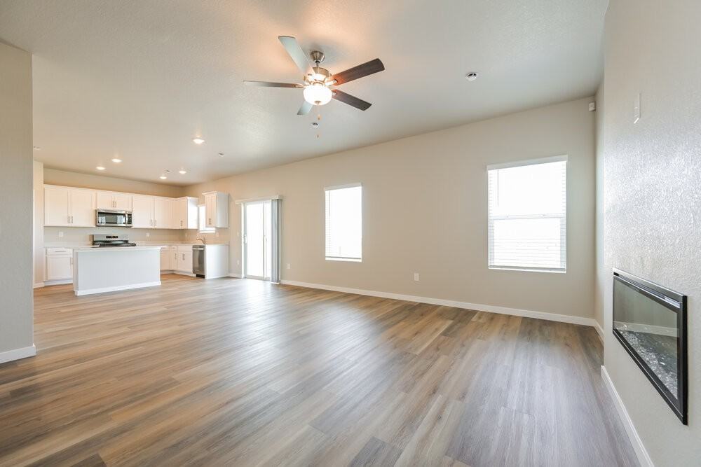 2185 Alyssa St - Photo 4 of 20