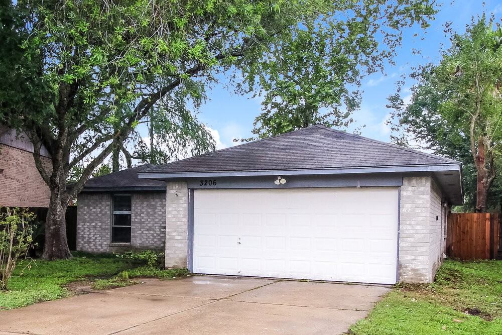 3206 Teakwood Cir - Photo 3 of 16