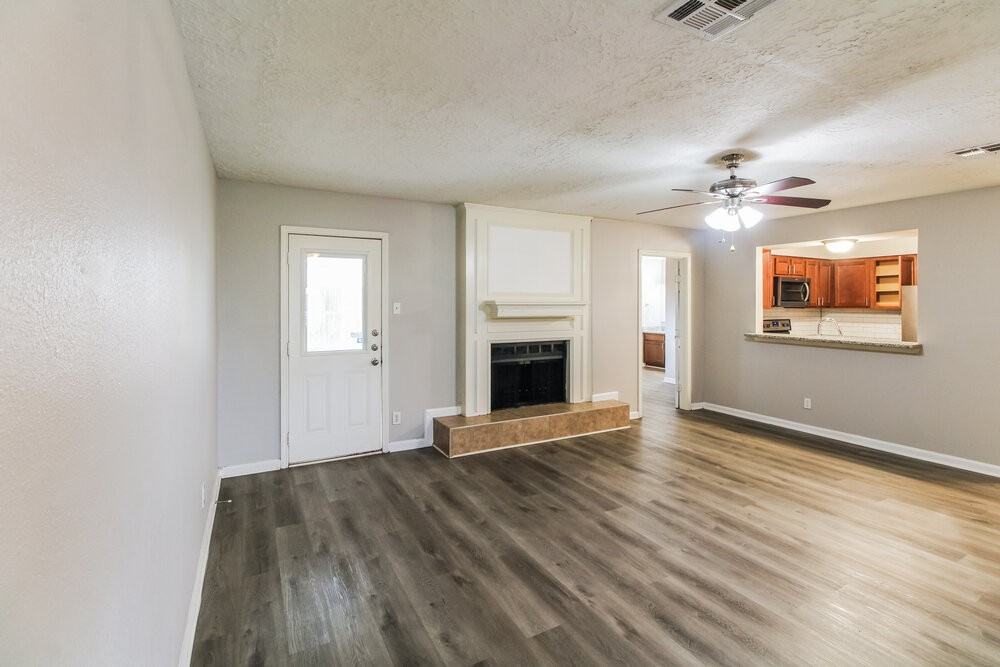 3206 Teakwood Cir - Photo 4 of 16