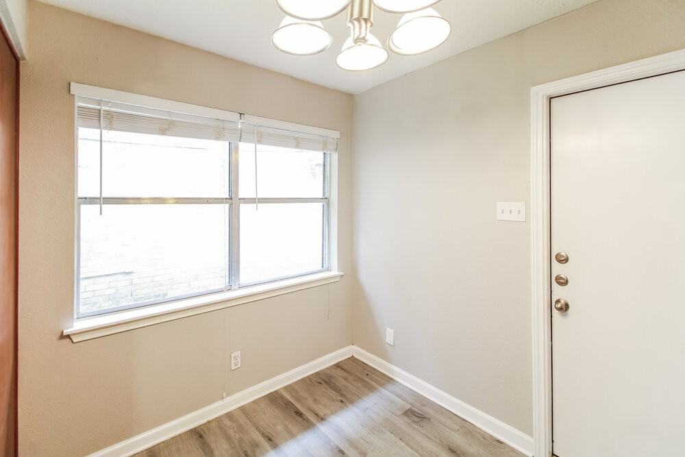 3206 Teakwood Cir - Photo 5 of 16