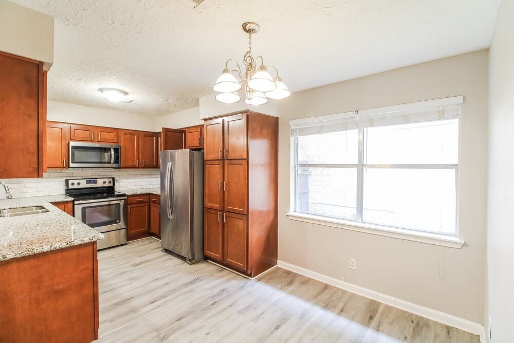 3206 Teakwood Cir - Photo 7 of 16