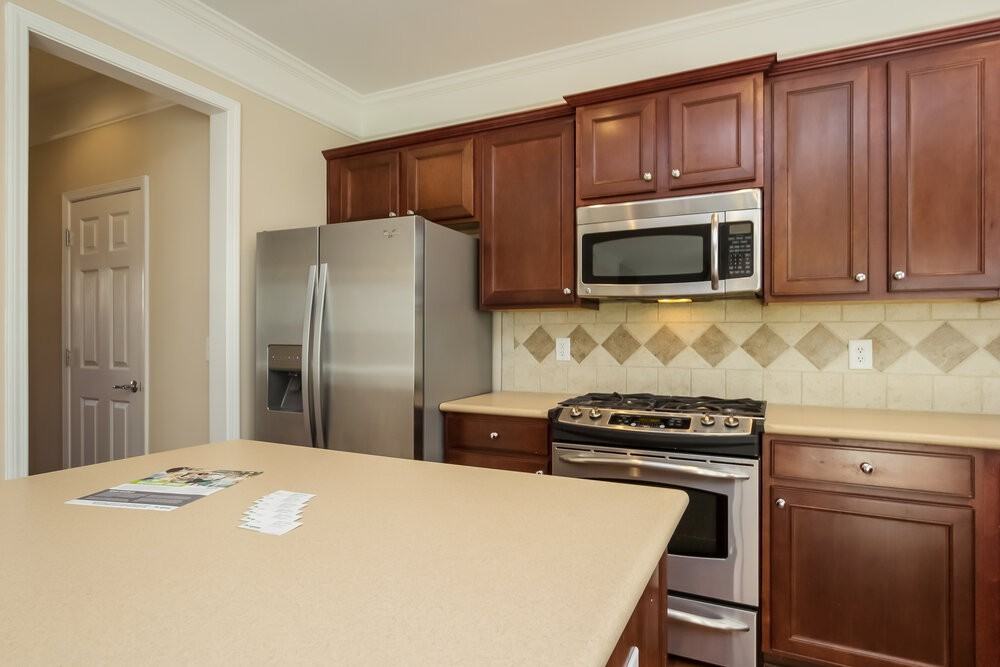 946 Idlewood Dr - Photo 6 of 15