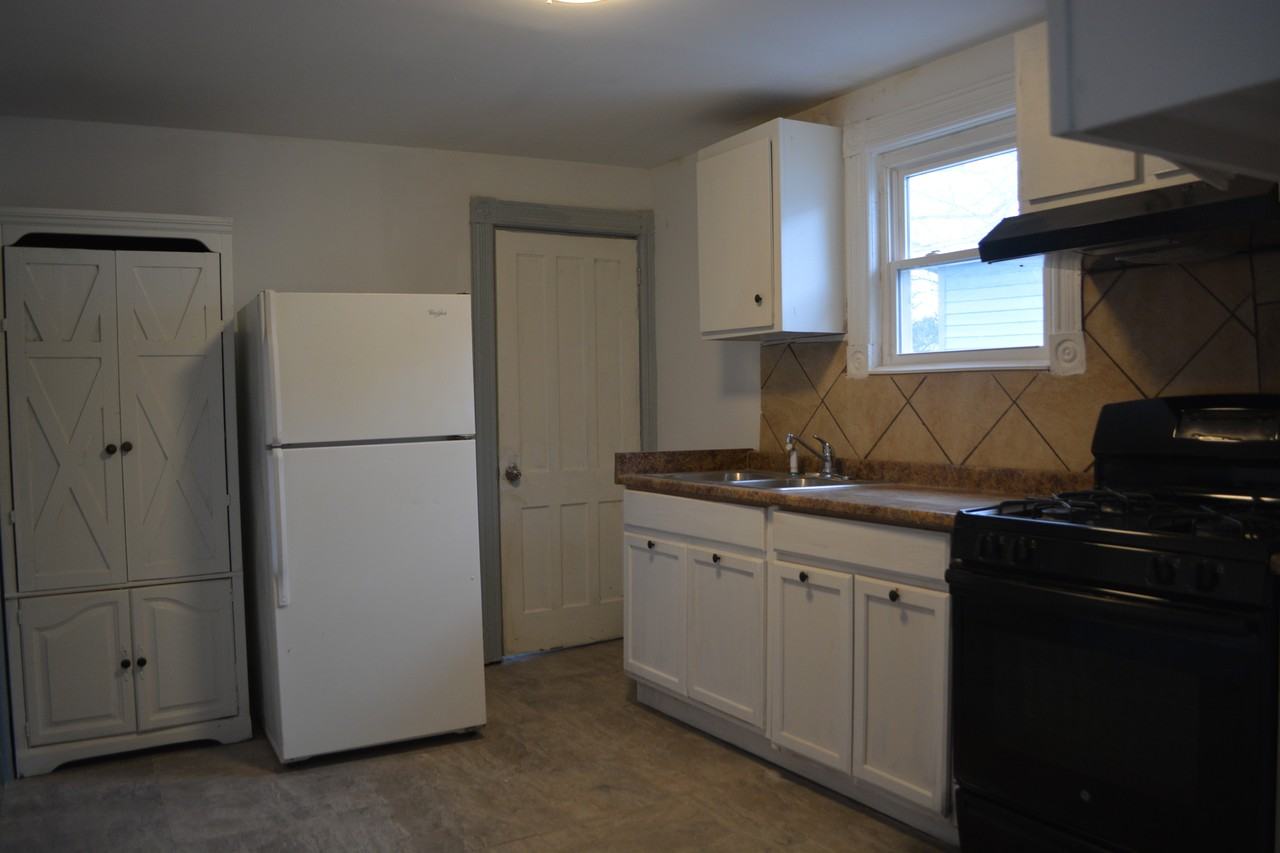 711 Roberts Street #2R - Photo 2 of 10