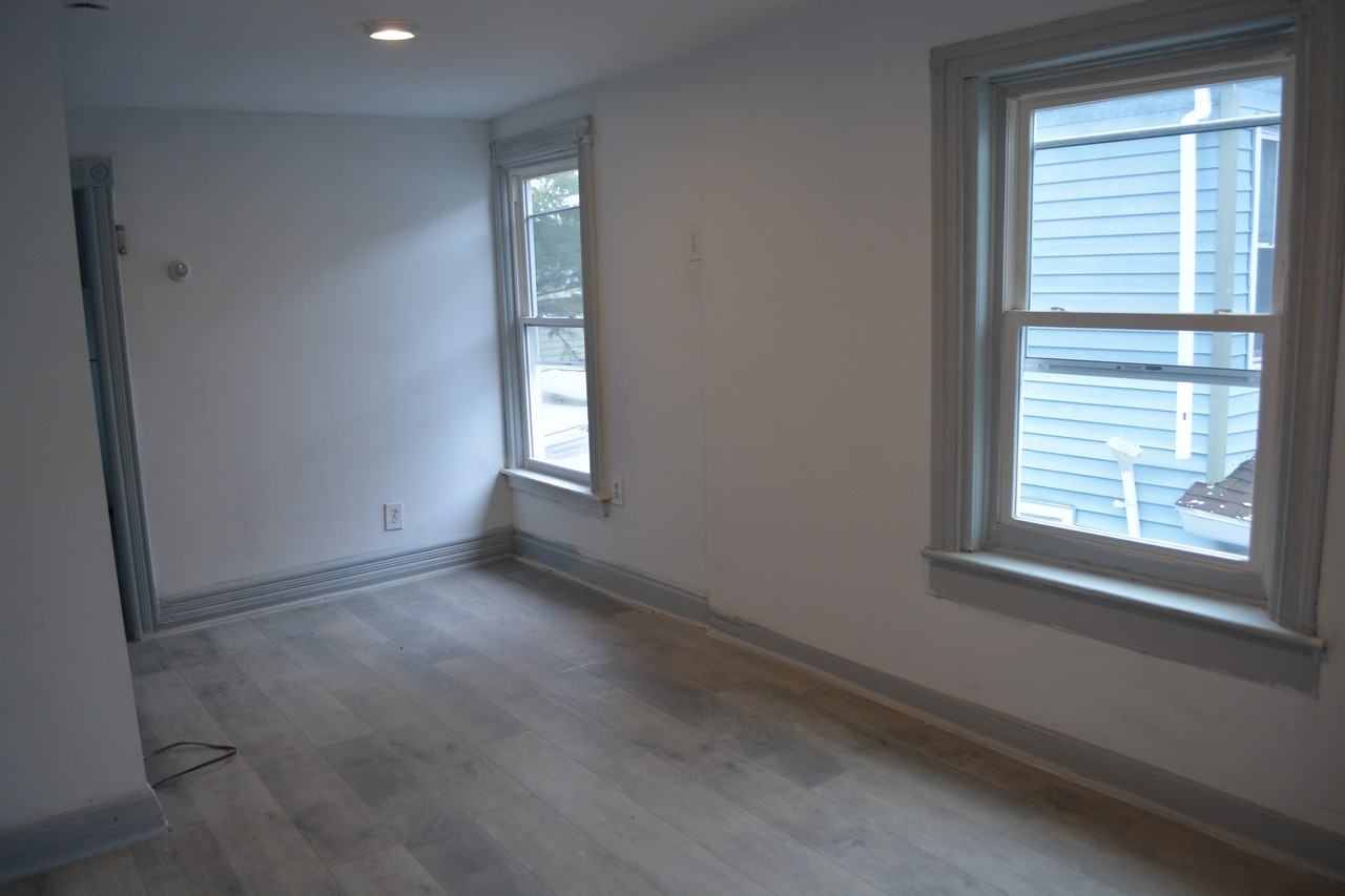 711 Roberts Street #2R - Photo 7 of 10