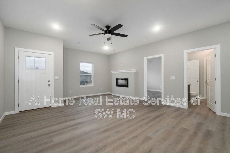 4917 W Minota St - Photo 2 of 13