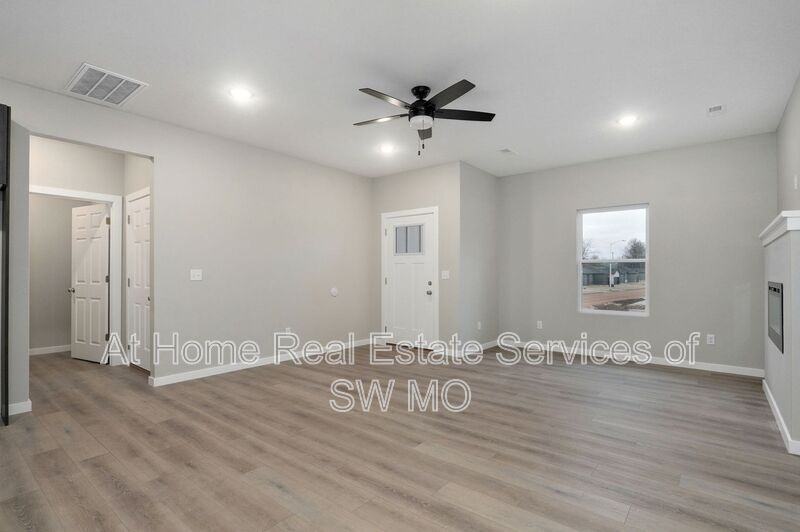 4917 W Minota St - Photo 3 of 13