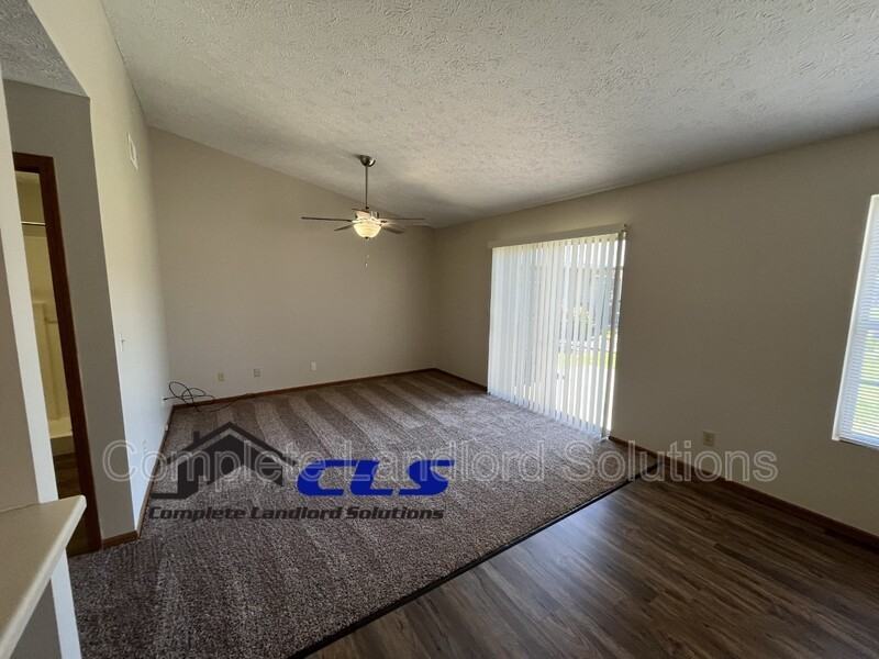 1037 S 6th St - Photo 6 of 13