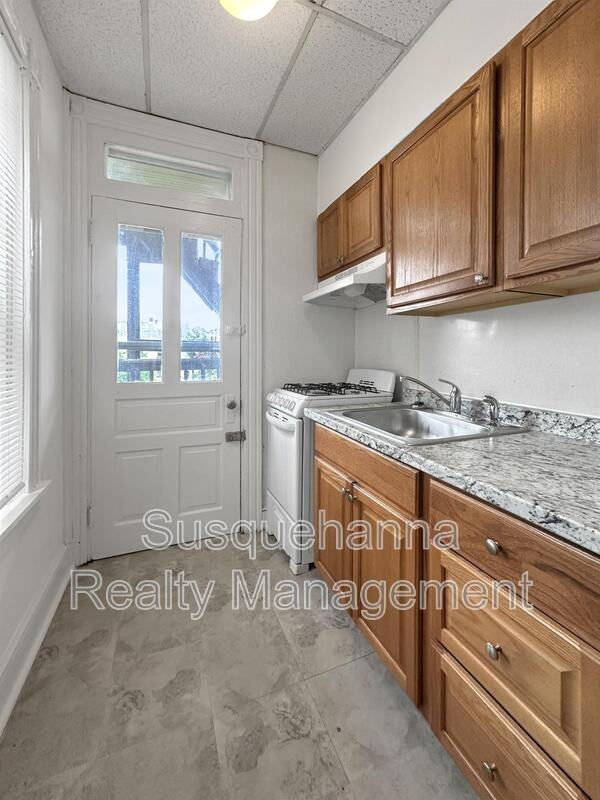 344 N Mulberry St #2 - Photo 5 of 13