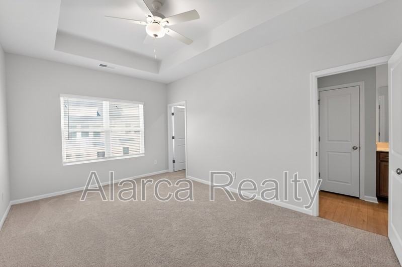 2962 Sloan Dr - Photo 7 of 20