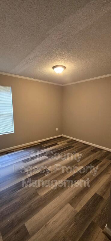 4675 Lois Dr - Photo 5 of 8