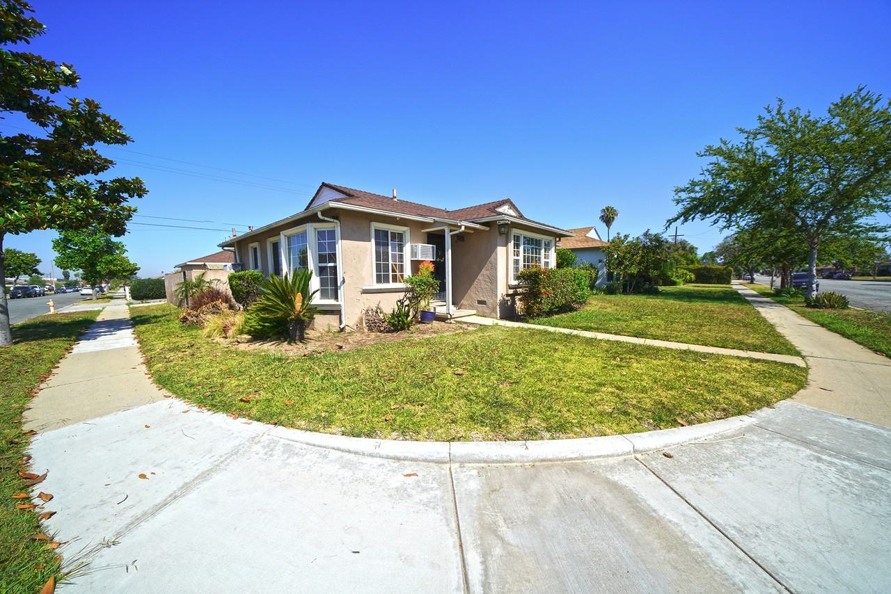 13719 S San Pedro St #MAIN - Photo 2 of 30