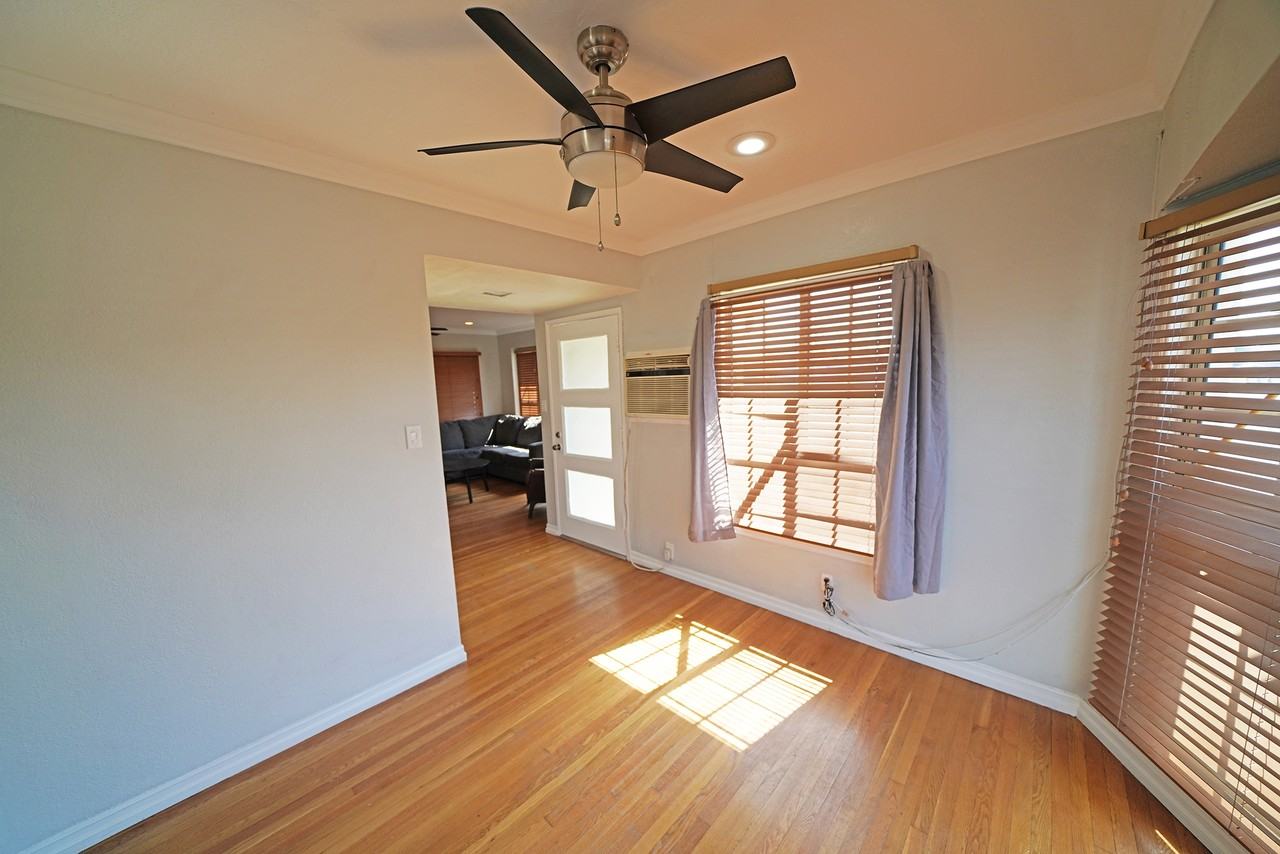 13719 S San Pedro St #MAIN - Photo 5 of 30