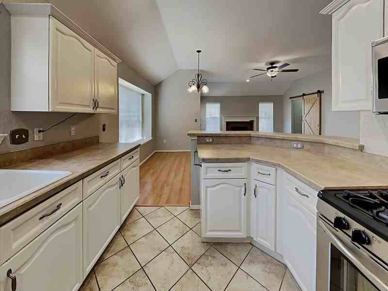 7581 Lancelot Rd - Photo 5 of 18